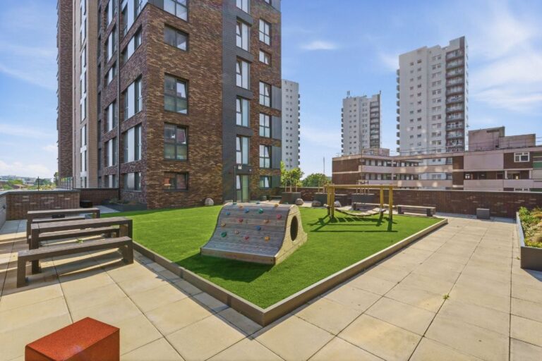 Communal rooftop garden and outdoor seating at Ilderton Yard in Bermondsey